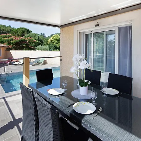 Maison Avec Piscine A Calme *