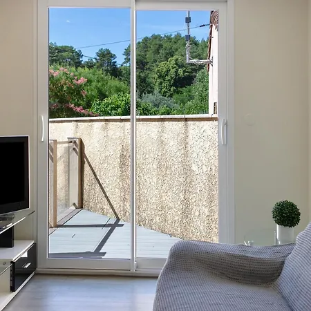 Maison Avec Piscine A Calme Villa