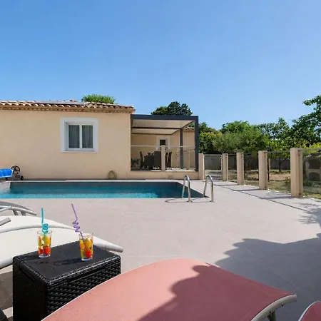 Maison Avec Piscine A Calme